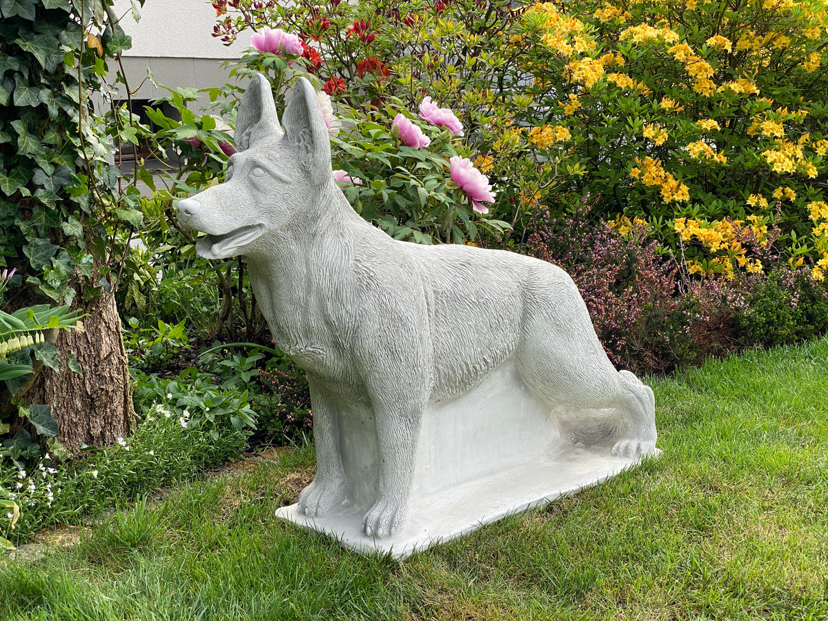Hund  S103940, H: 82 cm, 144 kg